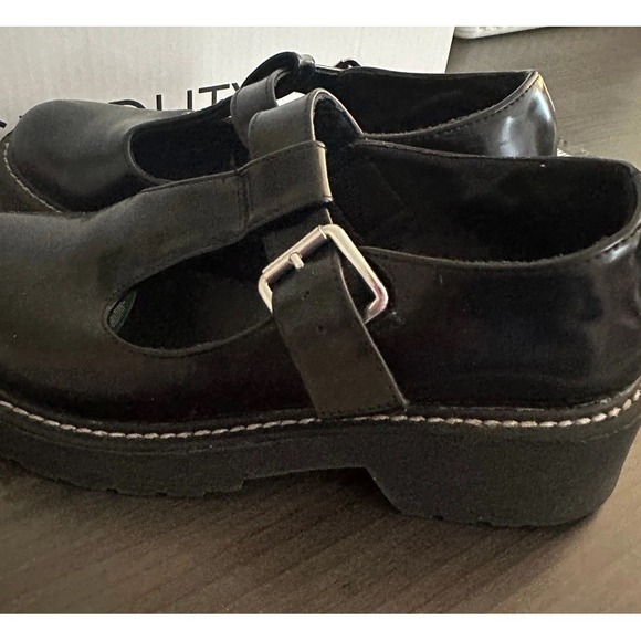 Madden Girl Thunder Mary Jane Platform Shoes 7M Black Lug Dark Academia main image 5